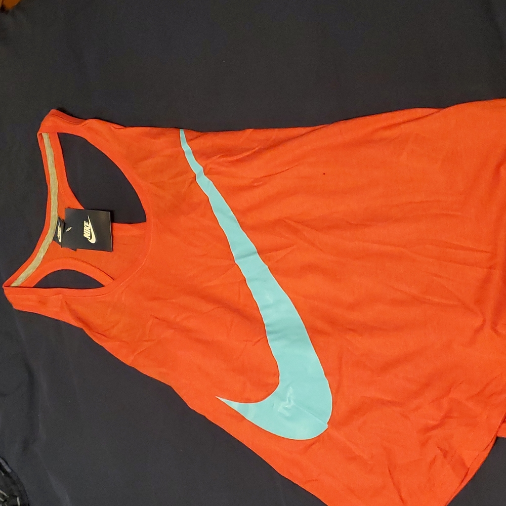 Nike gym shirt